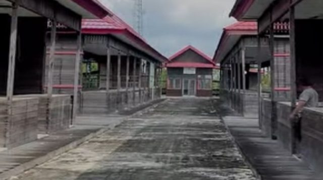 Pasar Desa Liang Ulu