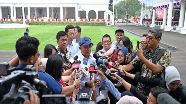 Menteri Sekretaris Negara (Mensesneg), Prasetyo Hadi saat memberikan keterangan pada media di Istana Merdeka, Jakarta, Rabu (12/8/2026).