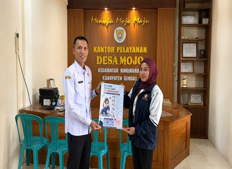 Mahasiswa KKN-R Universitas Diponegoro bangun gerakan pencegahan pernikahan dini dan stunting di Desa Mojo. (Dok. Istimewa)