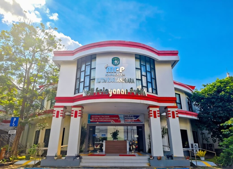 Kantor MPP, Jalan Wolter Monginsidi No. 1, Komplek Kantor Bupati, Gedung D Lantai Dasar, Kelurahan Timbau, Kecamatan Tenggarong, Kamis (13/8/26). (Dilla/lingkarkaltim)