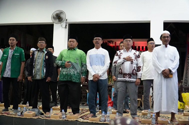 Plt. Sekwan Kukar Hadiri Tabligh Akbar dan Istigosah di Halaman Kantor Bupati.(Dok.DPRD Kukar)