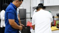 Jajaran Polresta Samarinda didampingi Kepala Kesatuan Pengamanan Rutan (Ka.KPR) Samarinda saat melakukan pemeriksaan senjata api, Rabu (26/08/2026).(Dok.HumasRutanKelasISamarinda)
