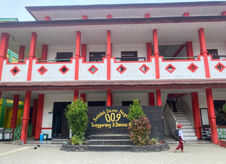 Gedung SDN 009 Tenggarong, beralamatkan di Jalam Danau Aji. (Foto: Far/Lingkarkaltim.com)