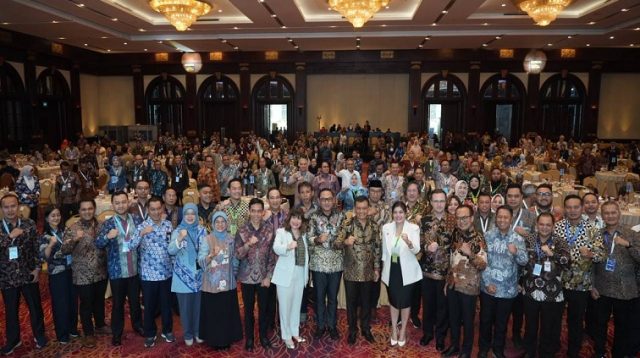 Foto bersama pada acara Central Java Investment Business Forum (CJIBF) 2026 di Birawa Assembly Hall, Hotel Bidakara Jakarta, Jalan Gatot Subroto No. 2, Jakarta Selatan, Kamis (27/8/2026).(Dok.Humas Pemprov Kaltim)