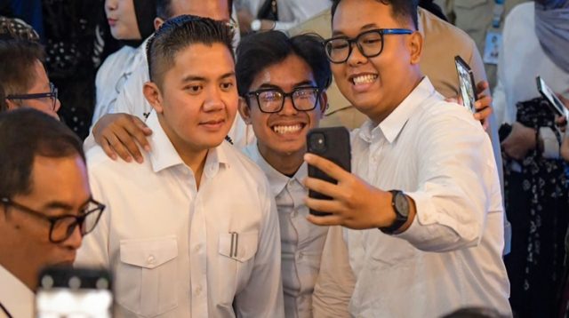 Sekretaris Kabinet (Seskab) Teddy Indra Wijaya menghadiri dan membuka langsung kickoff pelaksanaan program Program Magang Nasional Tahun 2026 ini di Kementerian Ketenagakerjaan, Jakarta, Selasa, 11 Agustus 2026.