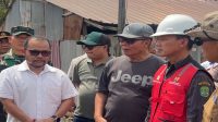 Direktur Utama Perumda Tirta Mahakan Suparno Tinjau Lokasi Jalan Longsor, Sabtu (15/8/2026) (Rizki/Lingkarkaltim)