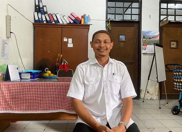 Wakil Kepala Sekolah bidang Kurikulum, Dedy Irwanto.(Far/Lingkarkaltim)