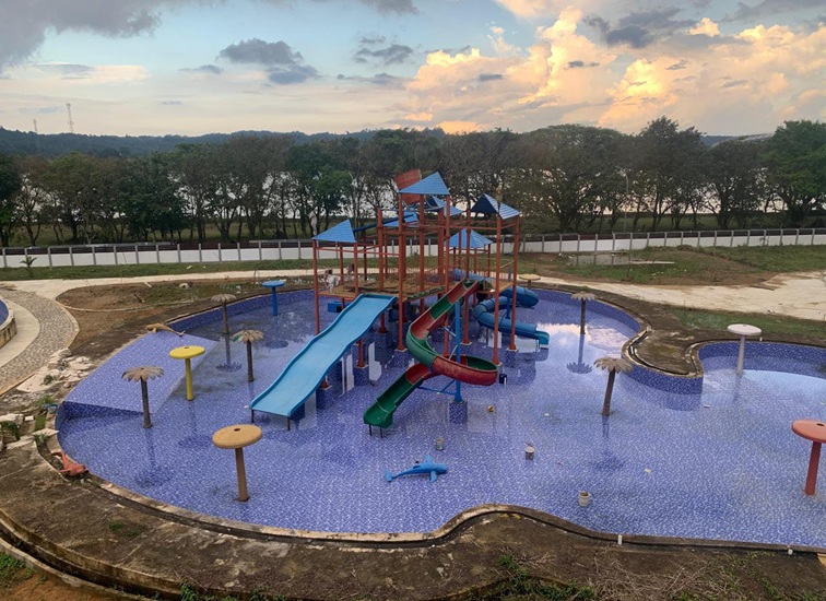 Waterboom Pulau Kumala yang masih dalam tahap penyelesaian. (Dok. Kaltimkita.com)