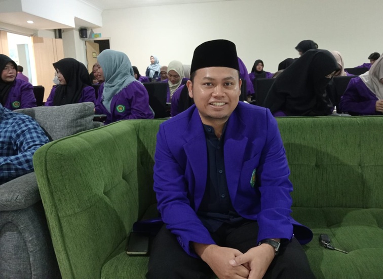 Dekan FAI Unikarta Dr. Habib Zainuri. (M. As'ari/Lingkarkaltim)