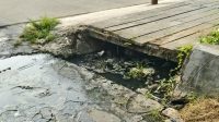 Saluran Drainase di Jalan Maduningrat Kelurahan Melayu, Kecamatan Tenggarong. (Foto: Hafidz/Lingkarkaltim)