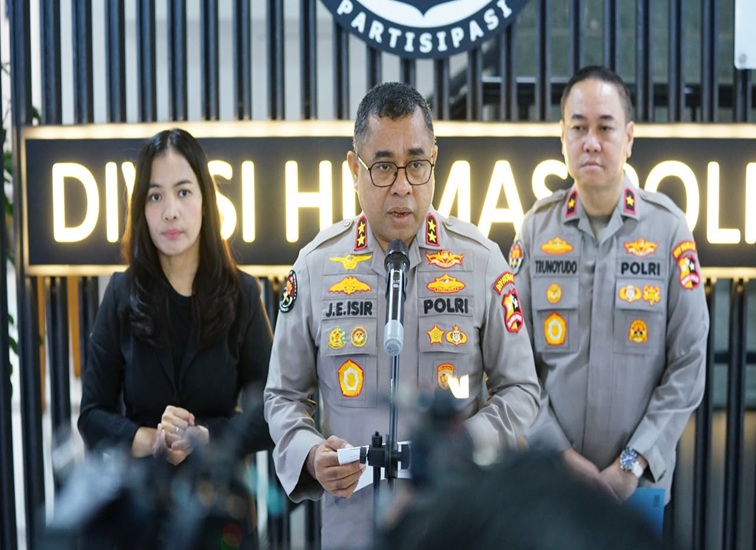 Kadiv Humas Polri Irjen Pol. Johnny Eddizon Isir. (dok. tribratanews.polri.go.id)