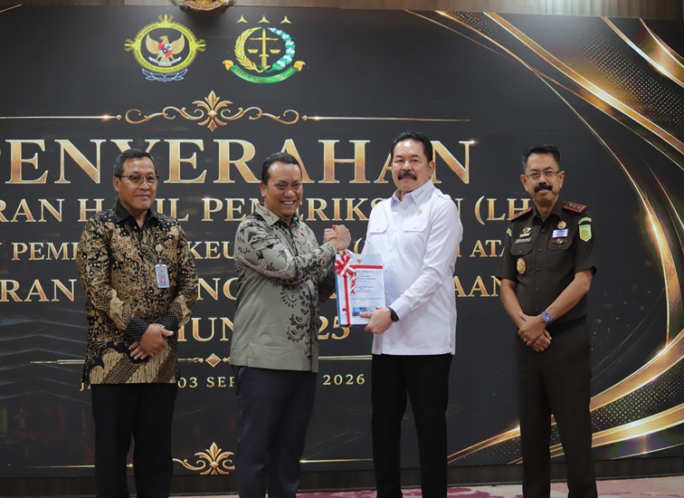 Badan Pemeriksa Keuangan Republik Indonesia (BPK RI) menyerahkan Laporan Hasil Pemeriksaan (LHP) atas Laporan Keuangan Kejaksaan RI Tahun Anggaran 2025 dengan opini Wajar Tanpa Pengecualian (WTP) pada Kamis, 3/9/2026 di Gedung Utama Kejaksaan Agung. (Dok. Kejaksaan RI)