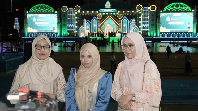 Qariah Kaltim Nadita Aisyah Fitri Tuai Apresiasi Penonton di Final MTQN Semarang.(Dok.Adpim Pemprov Kaltim)