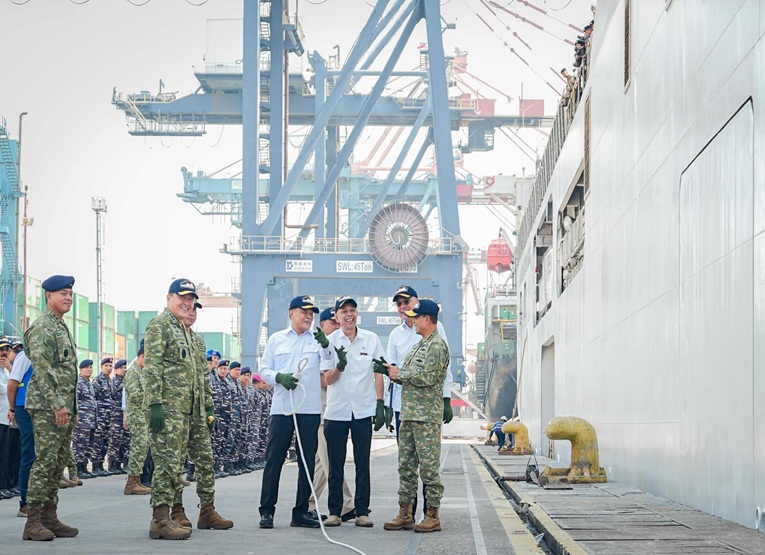 Wakil Menteri Sosial Agus Jabo Priyono menghadiri pelepasan Satgas Terpadu Port Visit 2026 di Dermaga 106 Tanjung Priok, Jakarta Utara, Senin (14/9/2026). (Dok: kemensos.go.id)