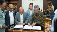 Menteri Keuangan (Menkeu) Suahasil Nazara dan Badan Anggaran DPR RI menyepakati pembahasan RUU APBN 2027 dalam Rapat Kerja Badan Anggaran DPR RI di Jakarta, Kamis (24/09/26). (dok. kemenkeu)