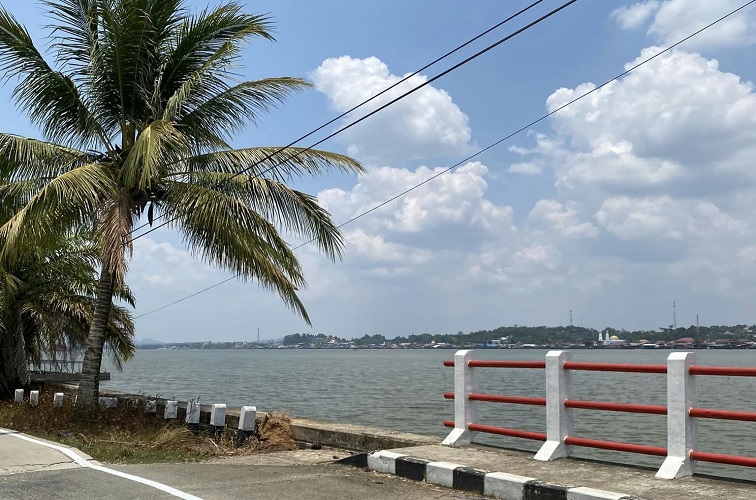 Kondisi Air Sungai Mahakam di Desa Loa Raya, Tenggarong Seberang (Foto:Hafidz)