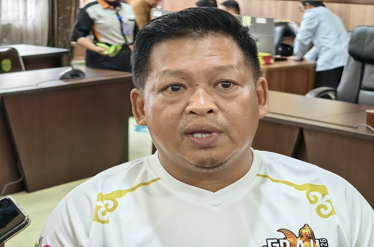 Kepala Dispora Kukar Aji Ali Husni Saat Menghadiri RDP DPRD Kukar (Hafidz/Lingkarkaltim)