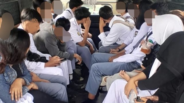 Pelajar Yang Terjaring Satpol-PP Kukar Diduga Bolos Sekolah (Dok. Satpol-PP Kukar)