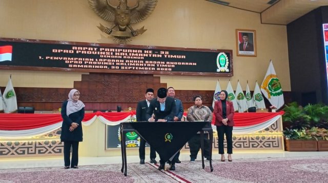 Rapat Paripurna DPRD Provinsi Kaltim dengan agenda persetujuan bersama Rancangan Peraturan Daerah tentang Perubahan APBD 2026.(Devi/Lingkarkaltim)