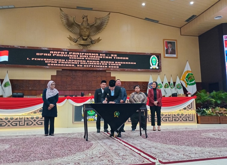 Rapat Paripurna DPRD Provinsi Kaltim dengan agenda persetujuan bersama Rancangan Peraturan Daerah tentang Perubahan APBD 2026.(Devi/Lingkarkaltim)