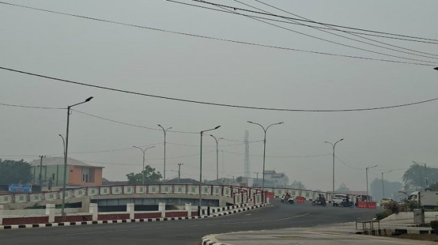 Kondisi Kabut Asap di Tenggarong, Jumat (18/9/26). (Dilla/lingkarkaltim)