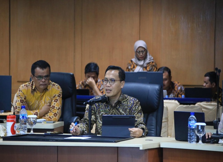 Sekretaris Kemendukbangga/BKKBN Budi Setiyono dalam dalam Rapat Koordinasi dan Kolaborasi Data Hasil Pendataan Keluarga terhadap Pemutakhiran DTSEN di Jakarta, Selasa (8/9/2026). (Foto: Dok. Kemendukbangga/BKKBN)