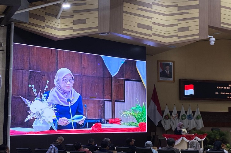 Rapat paripurna DPRD Kaltim terkait pembacaan nota kesepakatan dalam rapat paripurna DPRD Kaltim, Sabtu sore (26/9/2026).(Devi/Lingkarkaltim)
