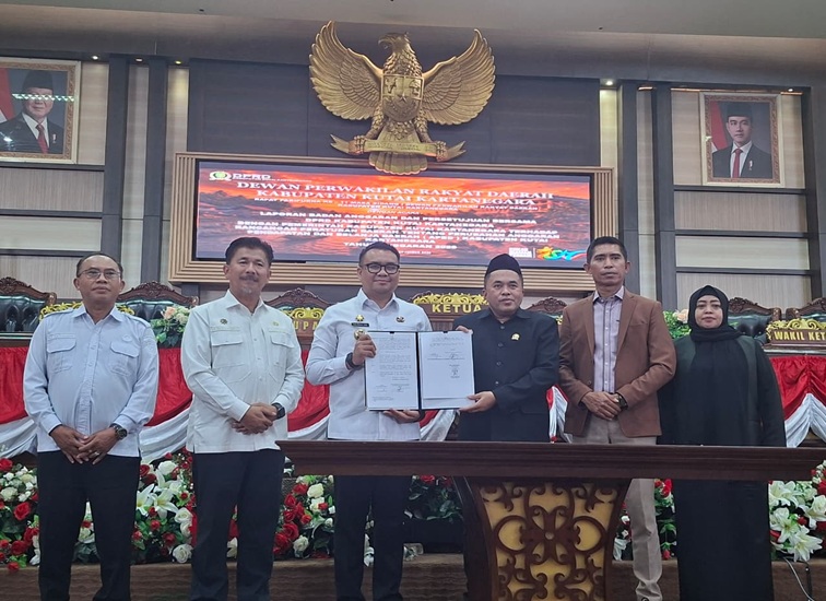 Paripurna Persetujuan Raperda APBD-P Kukar 2026, Ruang sidang utama DPR, Rabu (30/9/26). (Dilla/Lingkarkaltim)