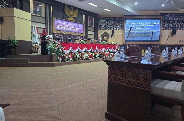 Anggota Banggar Fatlon Nisa, Rabu (23/9/2026) (Rizki/Lingkarkaltim)