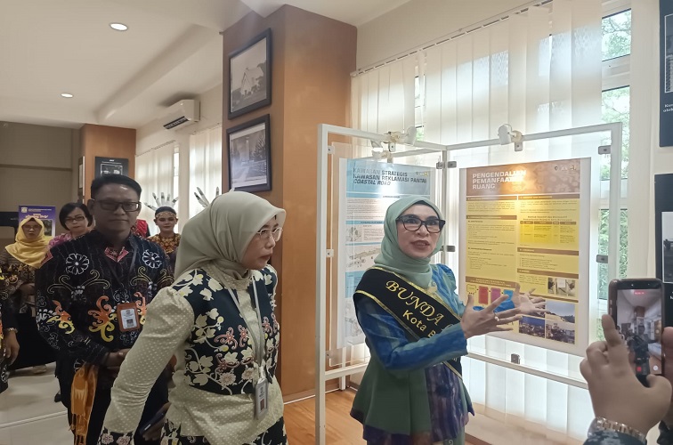 Peresmian galeri arsip daerah Dispustakar Kota Balikpapan.(Foto:Istimewa)