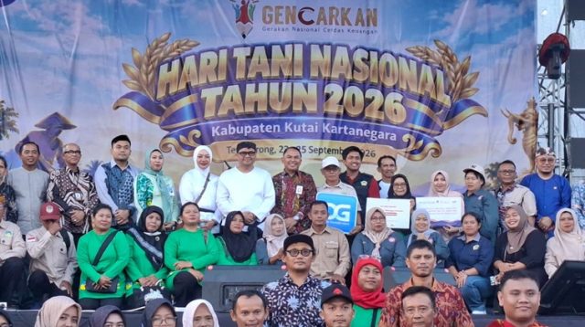 Bupati Kukar, Aulia Rahman Basri Hadiri Pembukaan kegiatan GENCARKAN Hari Tani Nasional di Stadion Rondong Deman, Expo Erau 2026, Jumat (25/9/2026). (Dilla/Lingkarkaltim)