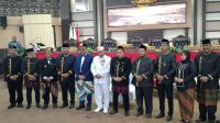 Foto bersama saat HUT Kota Tenggarong ke-244 di Ruang Rapat Paripurna DPRD Kukar. (M. As'ari/Lingkar Kaltim)