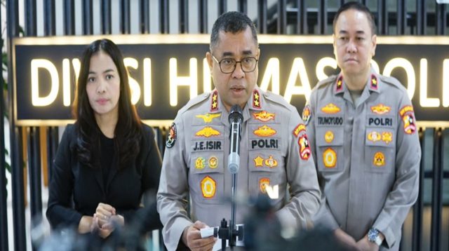 Kadiv Humas Polri Irjen Pol. Johnny Eddizon Isir. (Dok. tribratanews.polri.go.id)