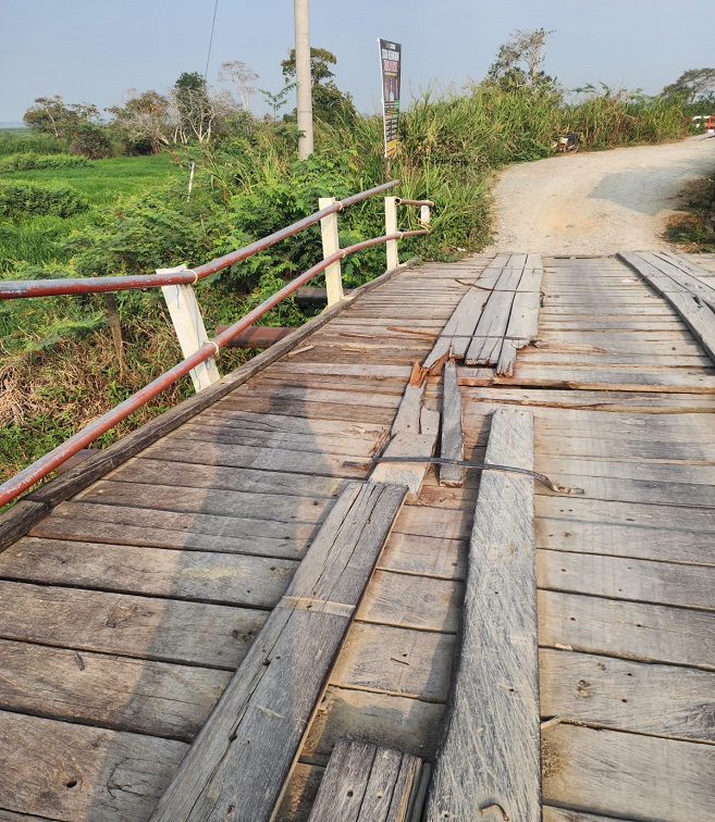 Kondisi Jembatan Oloy, Desa Kayu Batu (Dok. Info Muara Muntai)