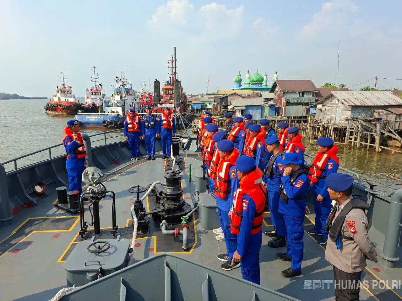 Polri terus memperkuat operasi Search and Rescue (SAR) dalam penanganan insiden hilang kontak dan tenggelamnya KM Virgo Transport 8.(Dok.Humas Polri)