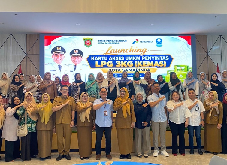 Pemerintah Kota (Pemkot) Samarinda resmi meluncurkan program Kartu Akses UMKM LPG 3kg (KEMAS) di Ruang Ballroom Arutala Lantai IV, Selasa (15/9/2026). (Devi/Lingkarkaltim)