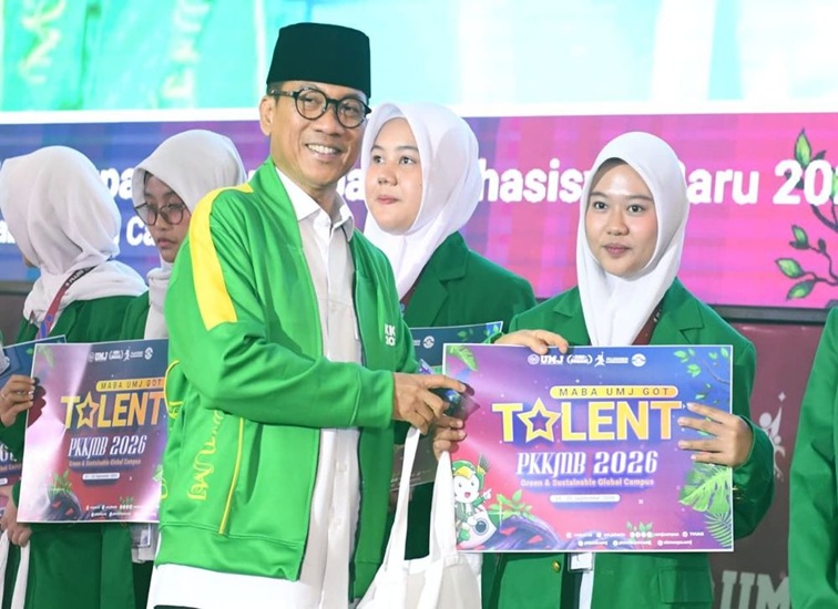 Menteri Desa dan Pembangunan Daerah Tertinggal (Mendes PDT) Yandri Susanto dalam agenda Pengenalan Kehidupan Kampus bagi Mahasiswa Baru (PKKMB) Universitas Muhammadiyah Jakarta (UMJ), di Ciputat, Tangerang Selatan, Banten, Senin (21/09/2026). (Dok. Kemendes PDT)
