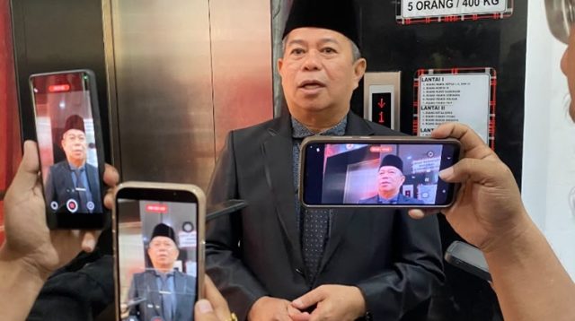 Asisten II Sekretariat Daerah Kota Samarinda, Marnabas Patiroy. (Foto: Devi/Lingkarkaltim)