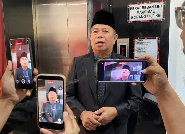 Asisten II Sekretariat Daerah Kota Samarinda, Marnabas Patiroy. (Foto: Devi/Lingkarkaltim)