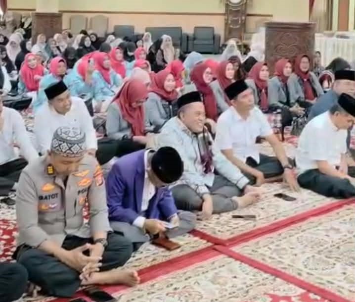 Suasana peringatan Maulid Nabi Muhammad SAW di DPRD Kukar.(foto:istimewa)