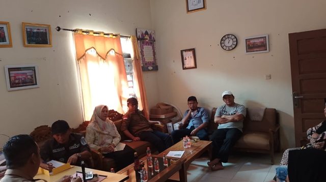 Suasana mediasi antara perwakilan orang tua murid dan perwakilan Pihak Sppg di Kantor Desa Sebulu Ulu. (Doc. Pemdes Sebulu Ulu)