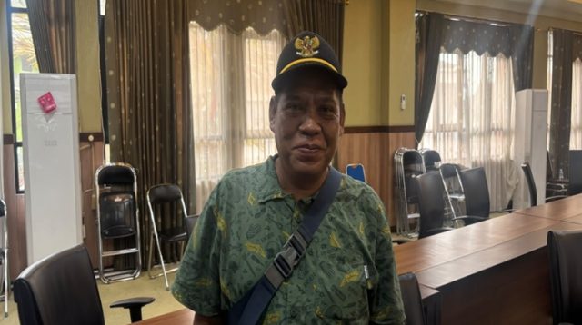 Kepala Desa Menamang Kiri Jainuddin, Jum'at (25/9/2026) (Rizki/Lingkarkaltim)