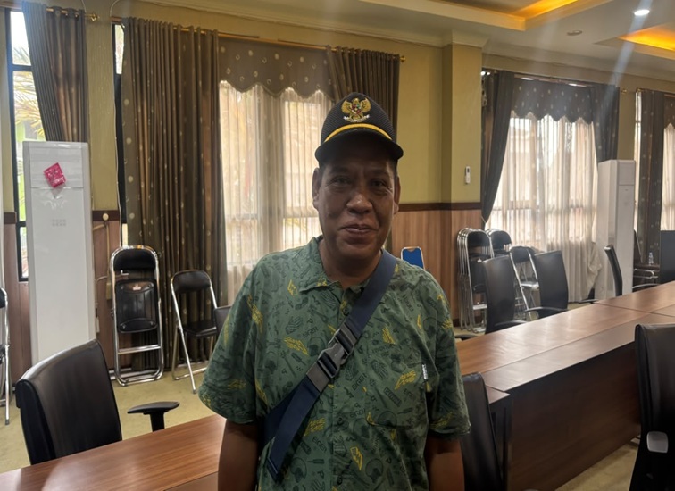 Kepala Desa Menamang Kiri Jainuddin, Jum'at (25/9/2026) (Rizki/Lingkarkaltim)