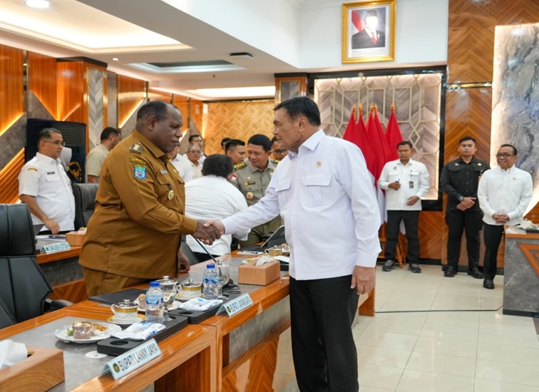 Menko Polkam Jenderal TNI (Purn.) Djamari Chaniago usai Rapat Koordinasi Percepatan Penanganan Pascakonflik Sosial di Kabupaten Jayawijaya dan Kabupaten Lanny Jaya, Provinsi Papua Pegunungan, di Kantor Kemenko Polkam, Jakarta, Rabu (9/9/2026). (Foto: Dok. Kemenko Polkam RI)