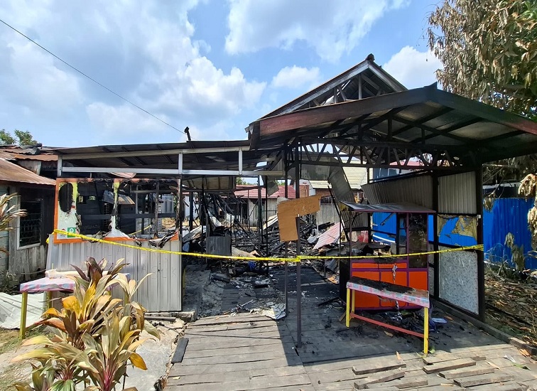 Kebakaran rumah di Jalan Pesut, Selasa (15/9/2026) (Rizki/Lingkarkaltim)