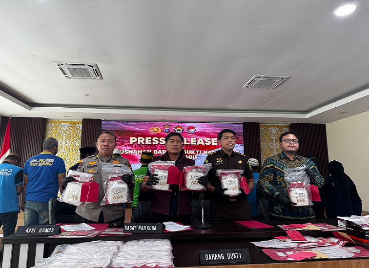 Polres Berau melakukan pemusnahan barangbukti sabu sebesar 8 kg.(Foto:Nazriel)