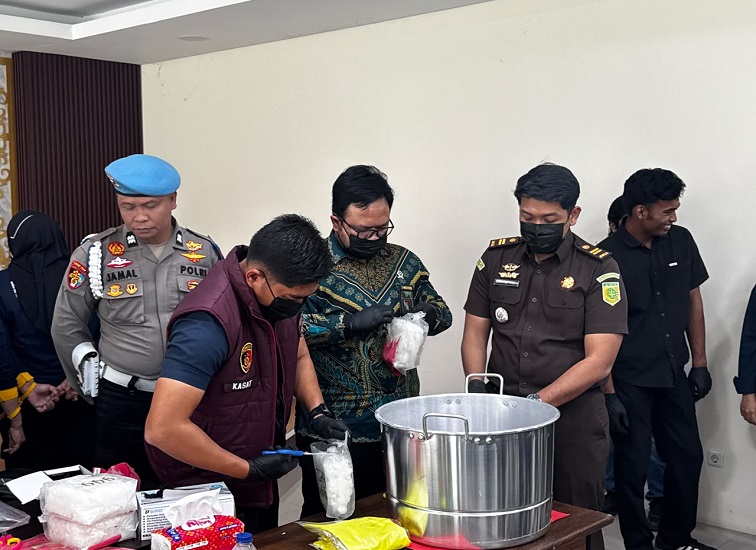 Polres Berau melakukan pemusnahan barangbukti sabu sebesar 8 kg.(Foto:Nazriel)