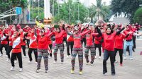 Kegiatan Rabu Bugar Kementerian Pemuda dan Olahraga (Kemenpora) RI bersama komunitas Ikatan Olahraga Senam Kreasi Indonesia (IOSKI) di lingkungan Kemenpora, Senayan, Jakarta, Rabu (2/9/2026). (Dok. Kemenpora)