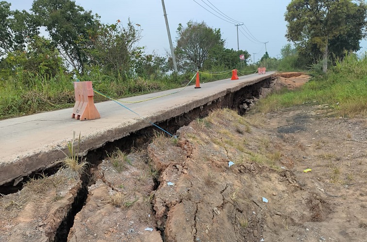 Jalan Amblas di Kecamatan Muara Muntai (Dok. Dinas PU Kukar)