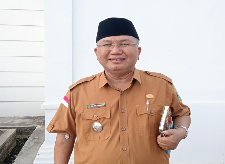 Camat Marangkayu, Ambo Dalle. (M. As'ari/Lingkarkaltim)